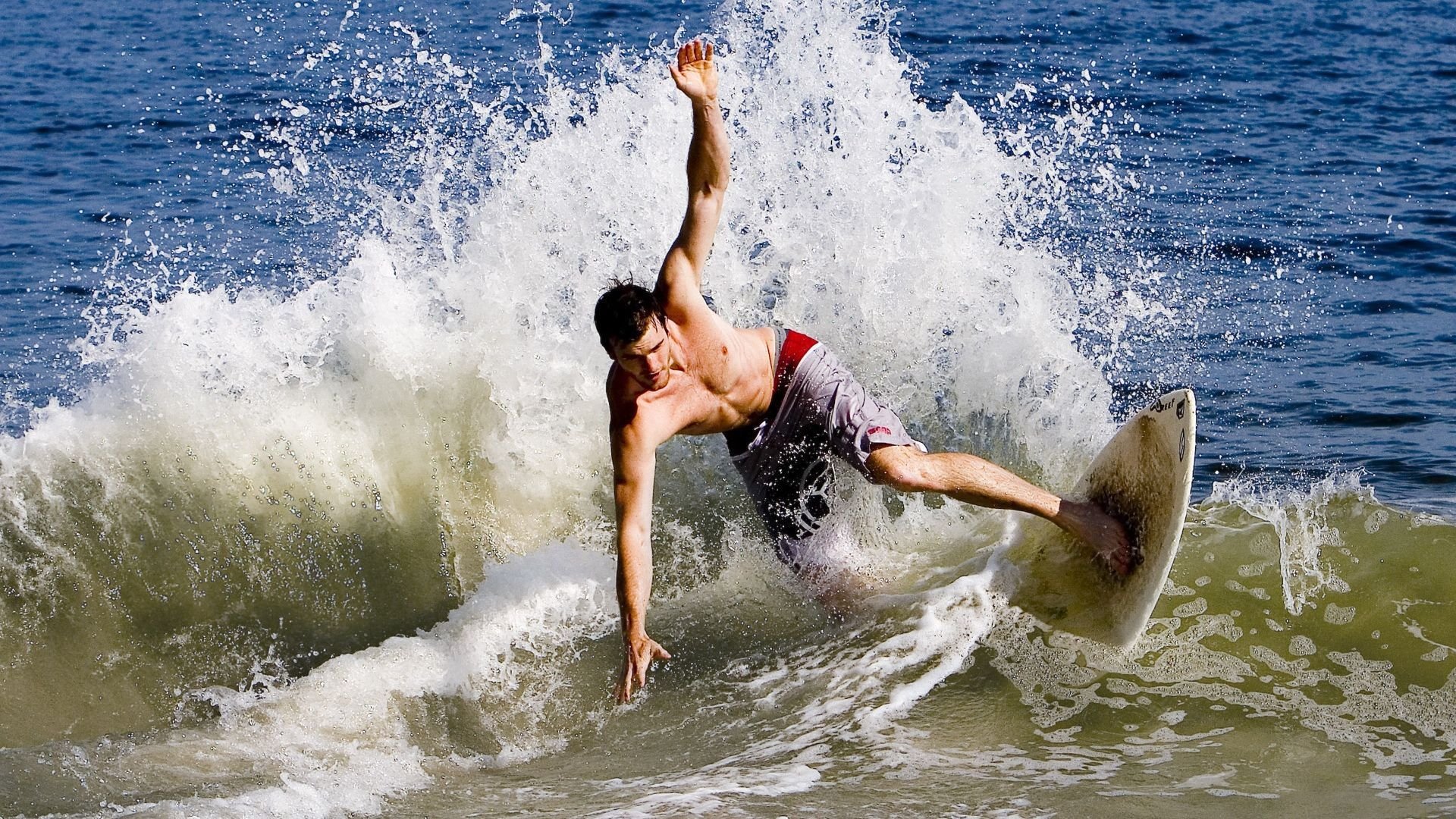 开云下载-中国男篮体能训练效果显著 提高比赛耐力，中国男篮体能不够